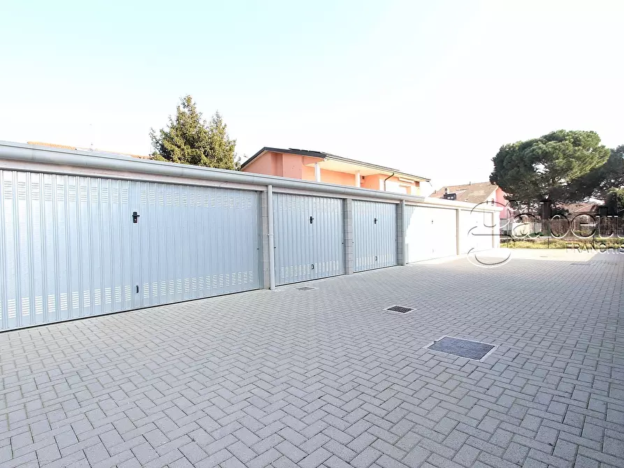 Immagine 28 di Trilocale in vendita  in Via Pietro Madonini a Uboldo