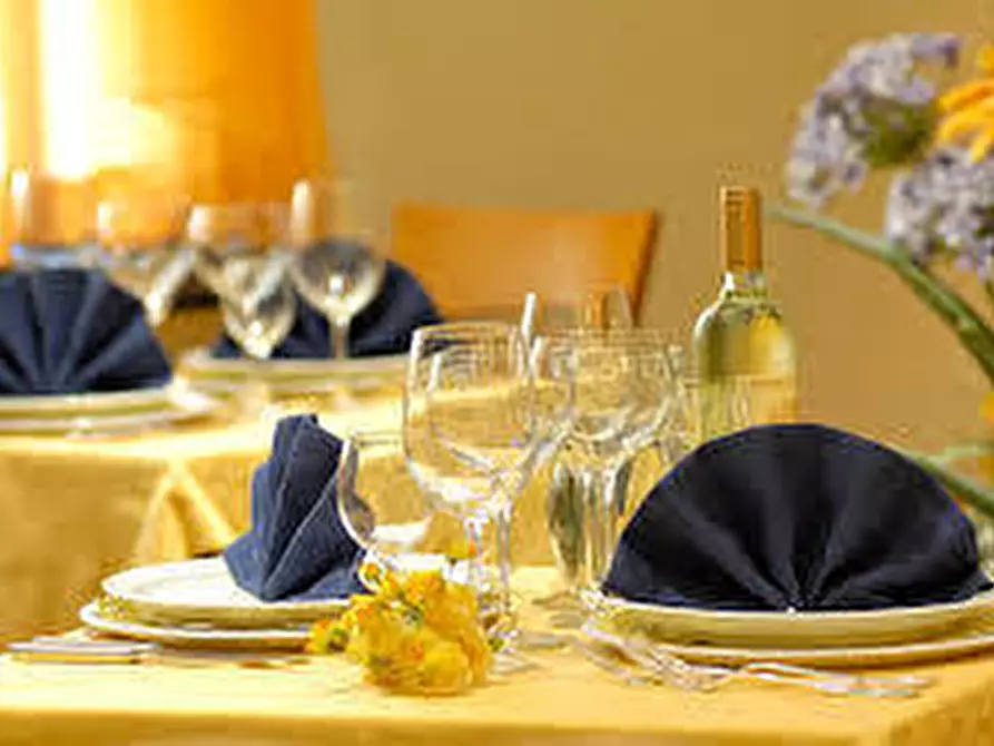 Immagine 1 di Bar / Ristorante in vendita  in Viale Europa a Viareggio