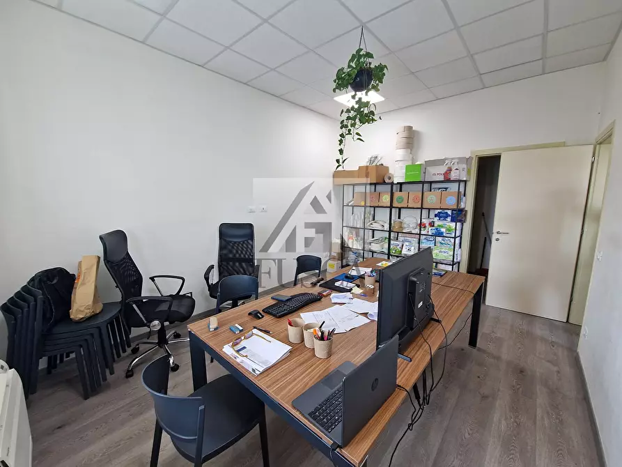 Immagine 4 di Ufficio in affitto  in Via Teodoro Borgognoni 124 a Lucca