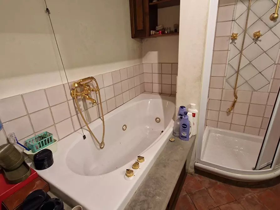 Immagine 18 di Pentalocale in vendita  in piazza san pietro somali a Lucca