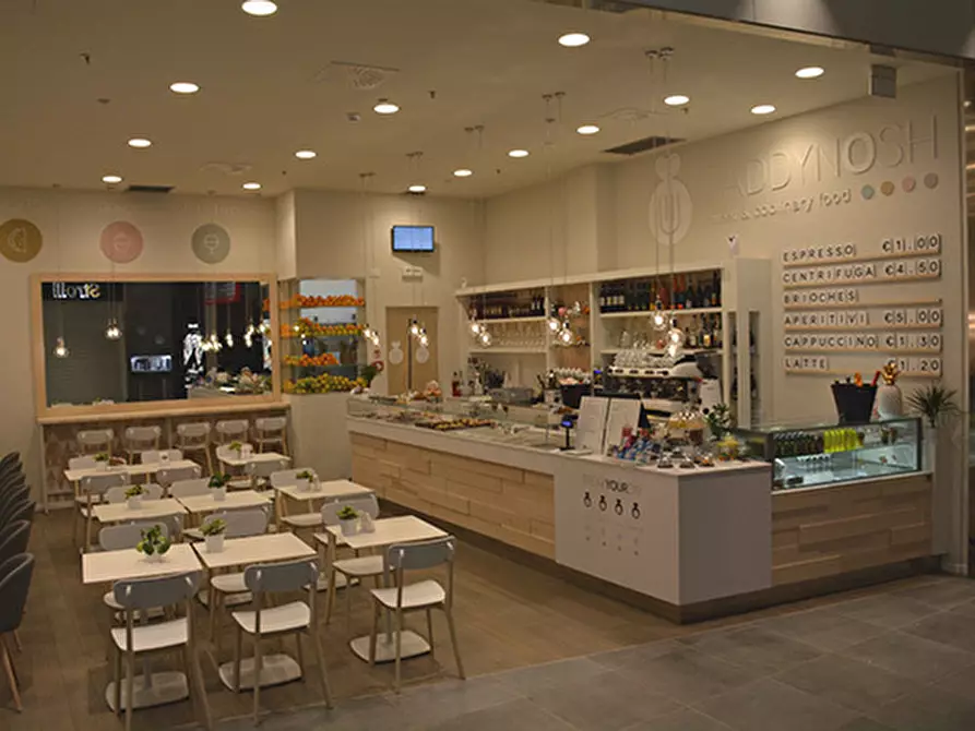 Immagine 2 di Gelateria in vendita  in Viale San Concordio a Lucca