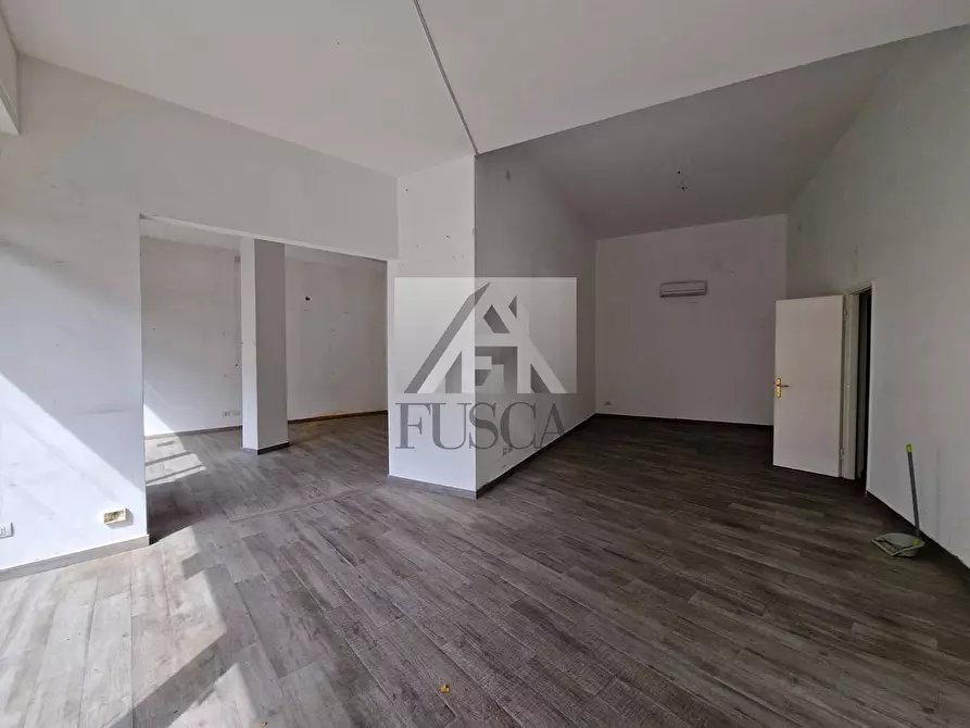 Immagine 5 di Locale commerciale in vendita  in Via Sant'Anna a Lucca