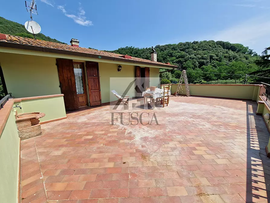 Immagine 56 di Villa in vendita  in via vecchia i a Lucca