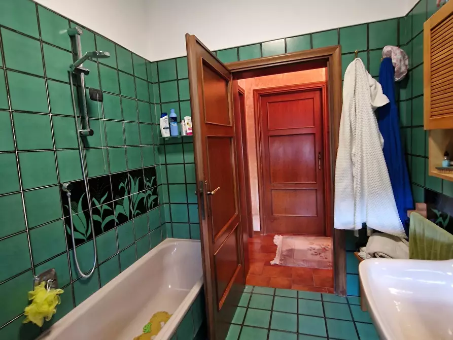 Immagine 10 di Villa in vendita  in Via del Bozzo a Lucca