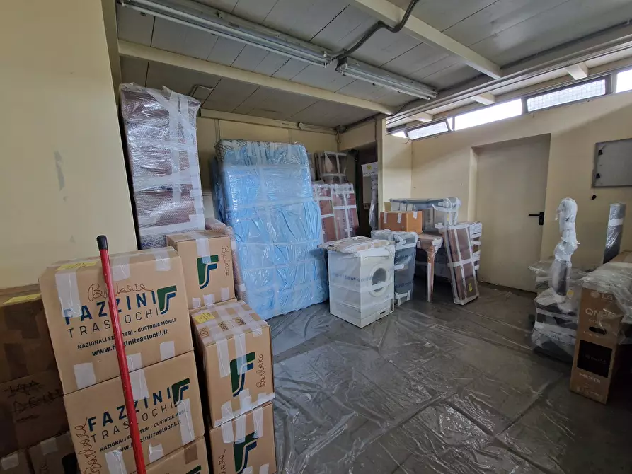 Immagine 2 di Ufficio in affitto  in Via Puccetti a Lucca