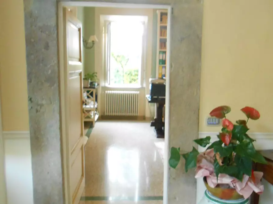 Immagine 8 di Villa in vendita  in Via Francesco Ferraris a Lucca