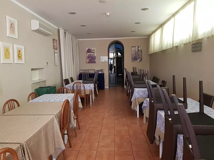 Immagine 44 di Palazzo in vendita  in via carrara 23 a Viareggio