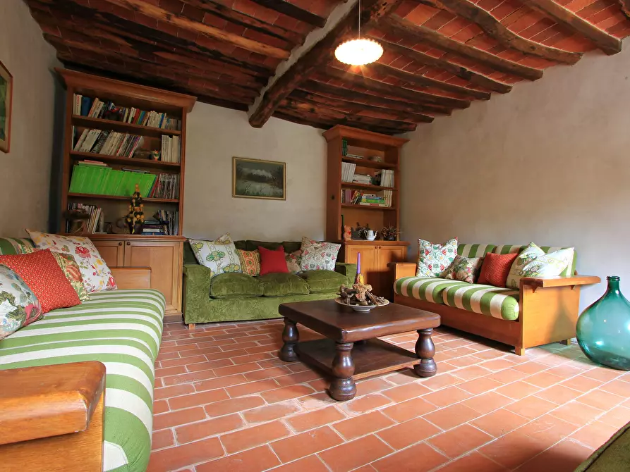 Immagine 10 di Rustico / casale in vendita  in Via di Arliano a Lucca