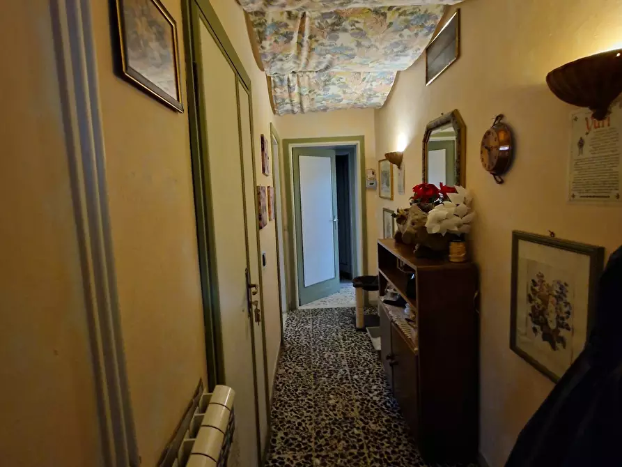 Immagine 5 di Pentalocale in vendita  in Via Fregionaia a Lucca