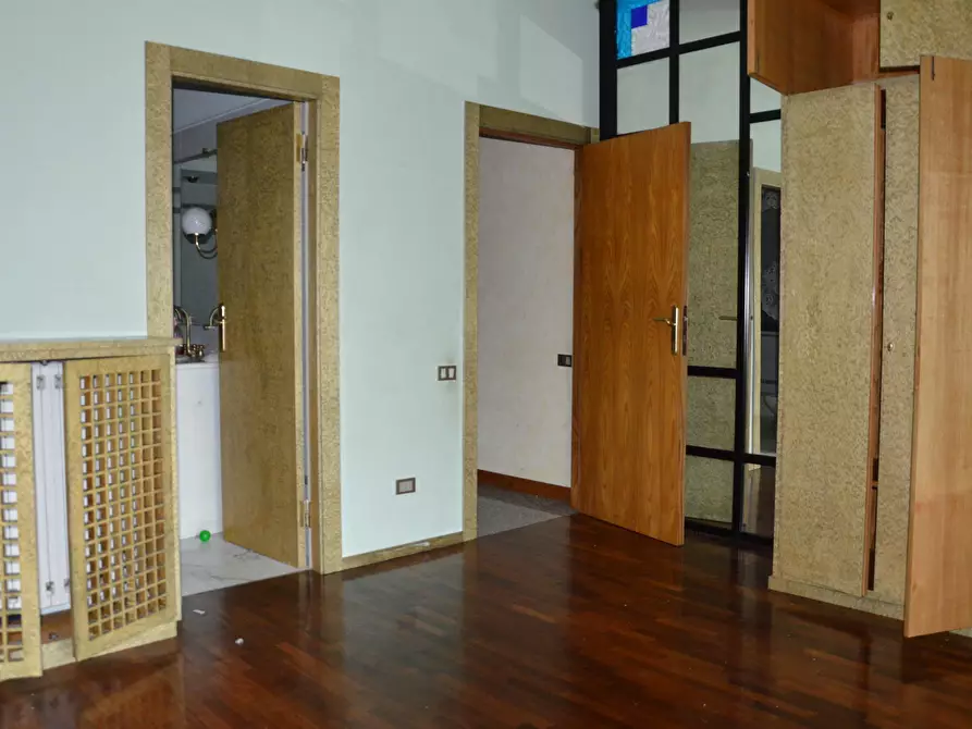 Immagine 31 di Villa in vendita  in Via della Chiesa XXIV a Lucca