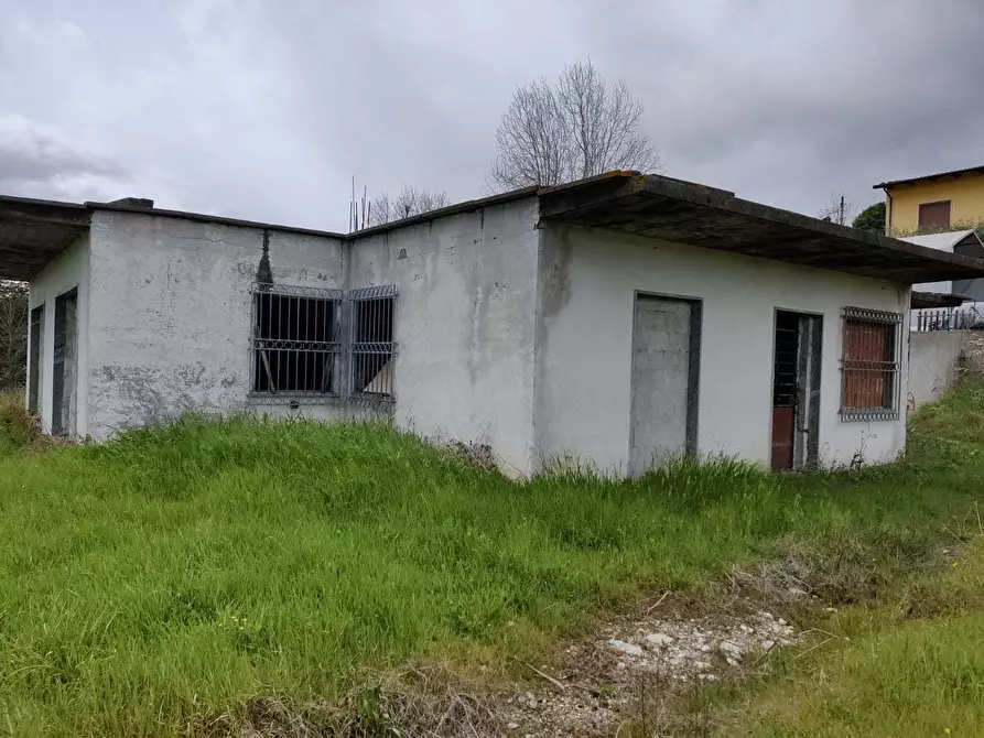 Immagine 8 di Rustico / casale in vendita  in Via Vicinale dello Stecchino a Lucca