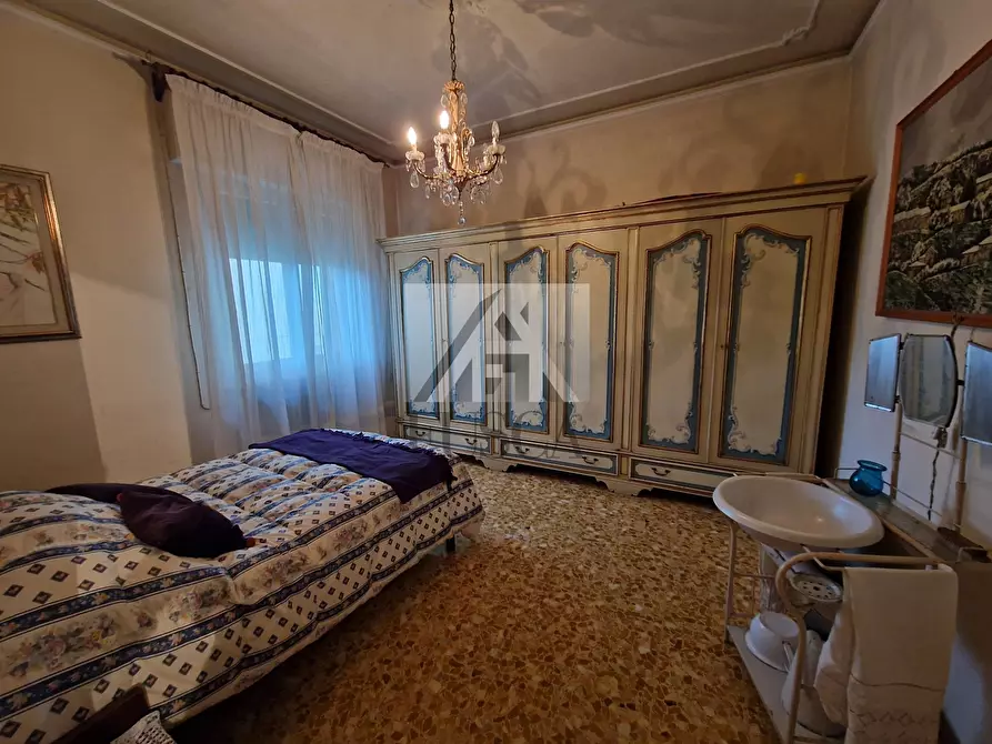 Immagine 9 di Villa in vendita  in Viale Lazzaro Papi a Lucca