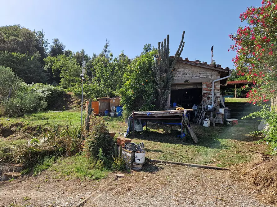 Immagine 73 di Rustico / casale in vendita  in Via Vecchia di Nozzano a Lucca