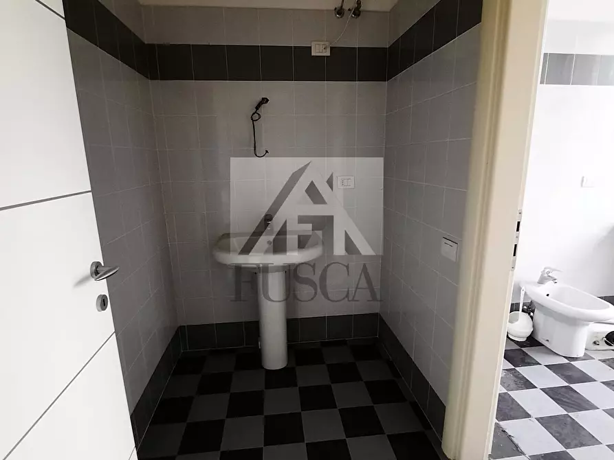 Immagine 4 di Ufficio in affitto  in Via per Corte Ceccotti a Lucca