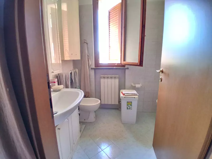 Immagine 2 di Bilocale in vendita  in via di poggio seconda a Lucca