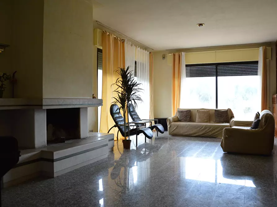 Immagine 3 di Villa in vendita  in Via della Chiesa XXIV a Lucca