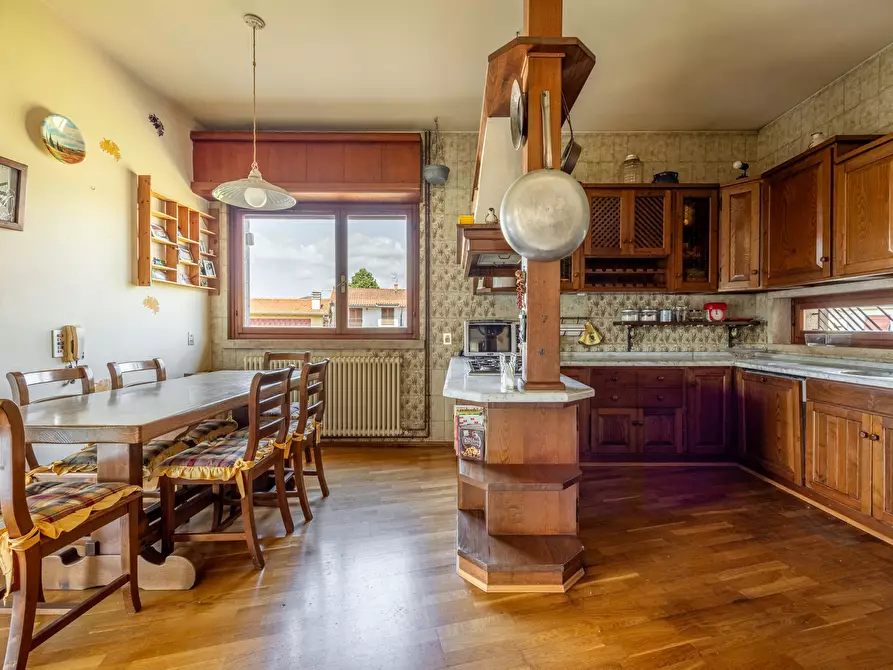 Immagine 7 di Villa in vendita  in Via dei Pellegrini a Lucca