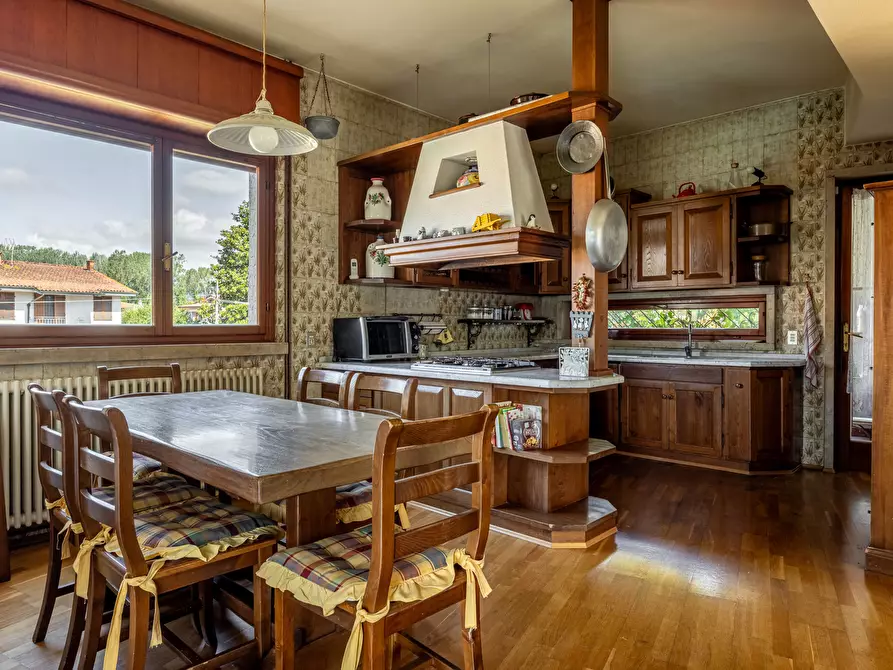 Immagine 4 di Villa in vendita  in Via dei Pellegrini a Lucca