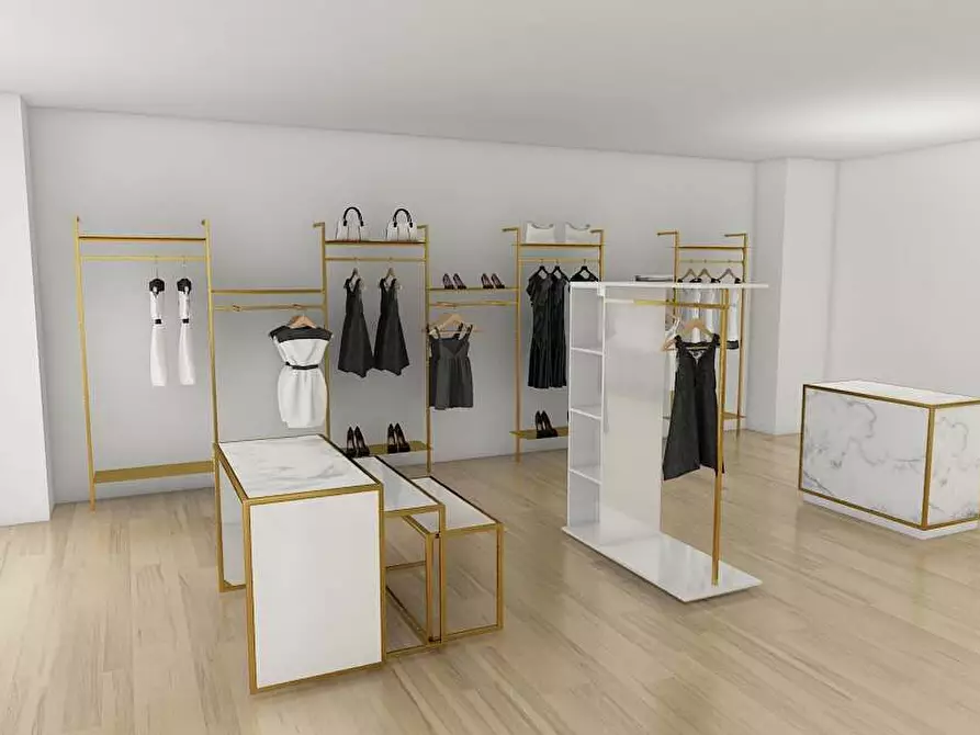 Immagine 10 di Locale commerciale in vendita  in Via delle Piagge a Lucca