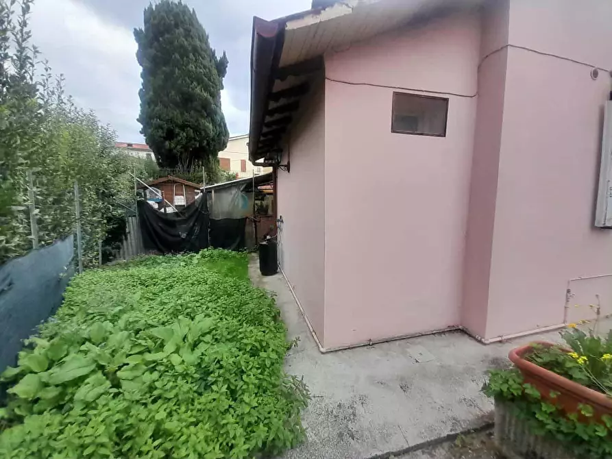 Immagine 9 di Casa semindipendente in vendita  a Massarosa