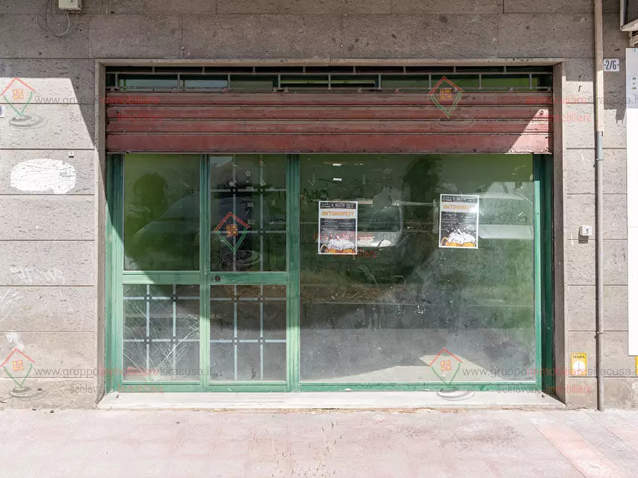 Immagine 9 di Locale commerciale in vendita  a Siracusa
