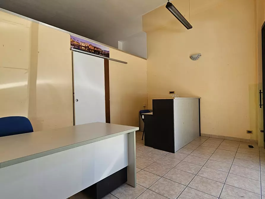 Immagine 20 di Locale commerciale in vendita  a Siracusa