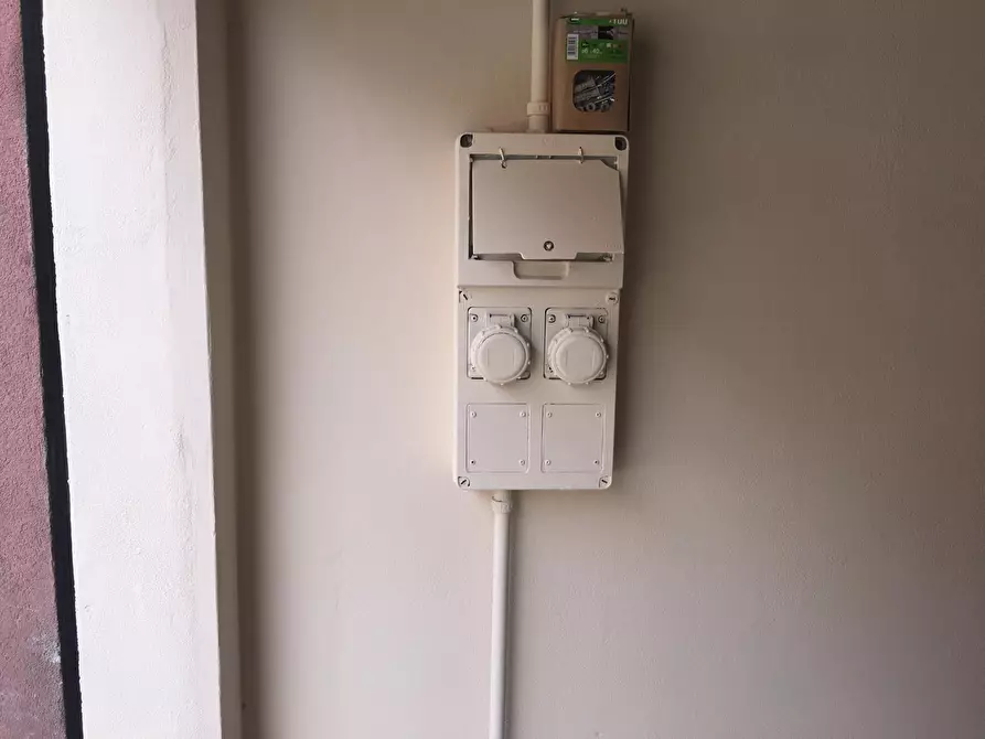 Immagine 8 di Locale commerciale in affitto  a Siracusa