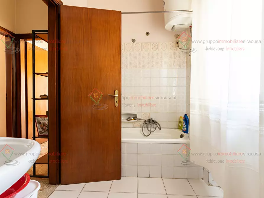 Immagine 8 di Trilocale in vendita  a Siracusa