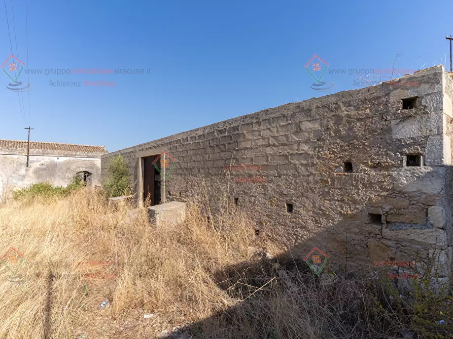 Immagine 15 di Rustico / casale in vendita  a Siracusa