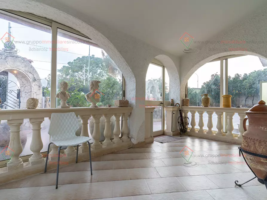 Immagine 2 di Villa in vendita  a Siracusa