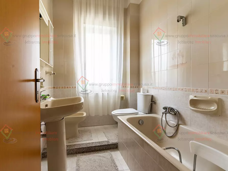Immagine 11 di Trilocale in vendita  a Siracusa