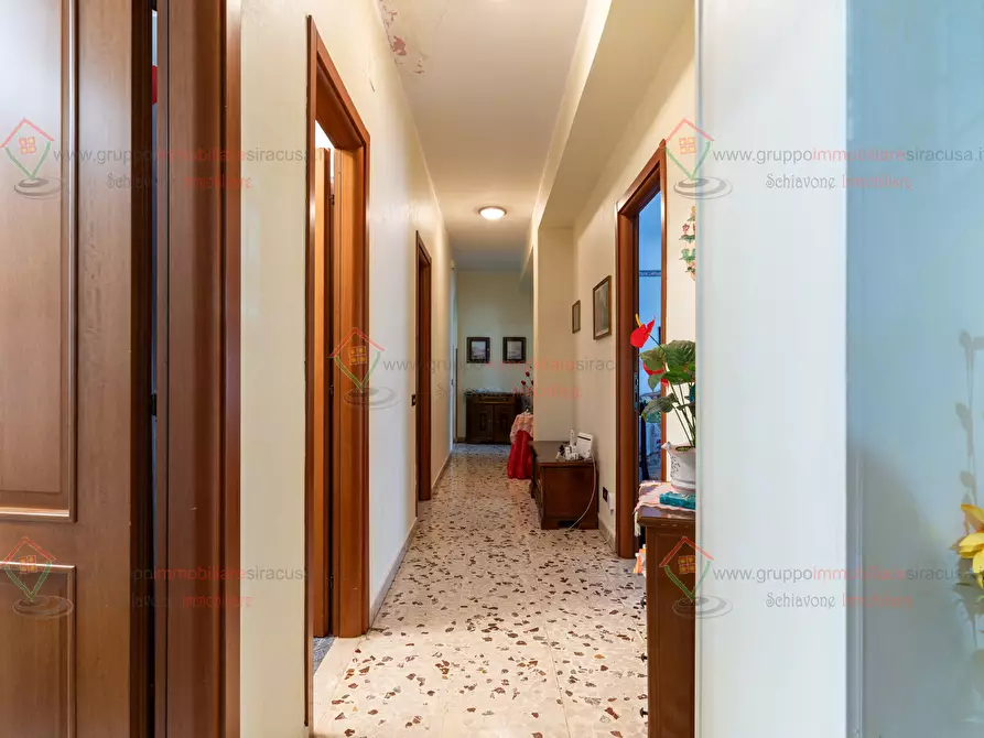 Immagine 15 di Quadrilocale in vendita  a Siracusa