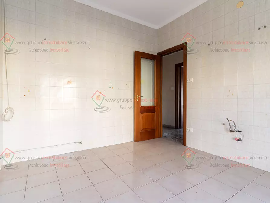 Immagine 18 di Pentalocale in vendita  a Siracusa