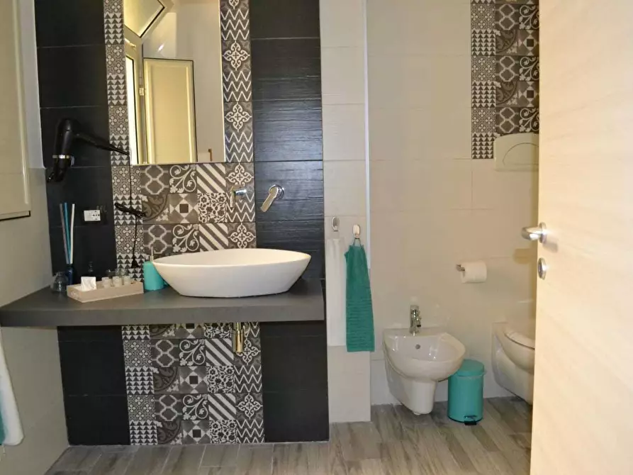 Immagine 13 di Bilocale in affitto  a Siracusa