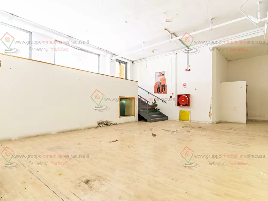 Immagine 7 di Locale commerciale in affitto  a Siracusa