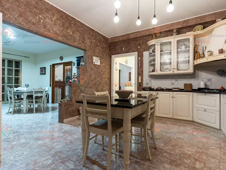 Immagine 29 di Villa in vendita  a Siracusa