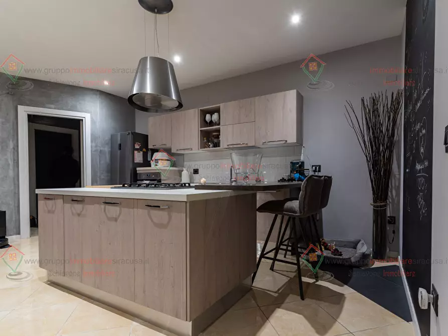 Immagine 1 di Trilocale in vendita  a Siracusa