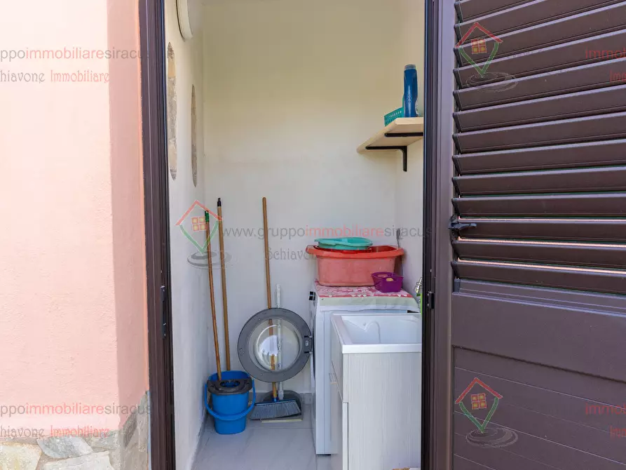 Immagine 33 di Villa in vendita  a Siracusa