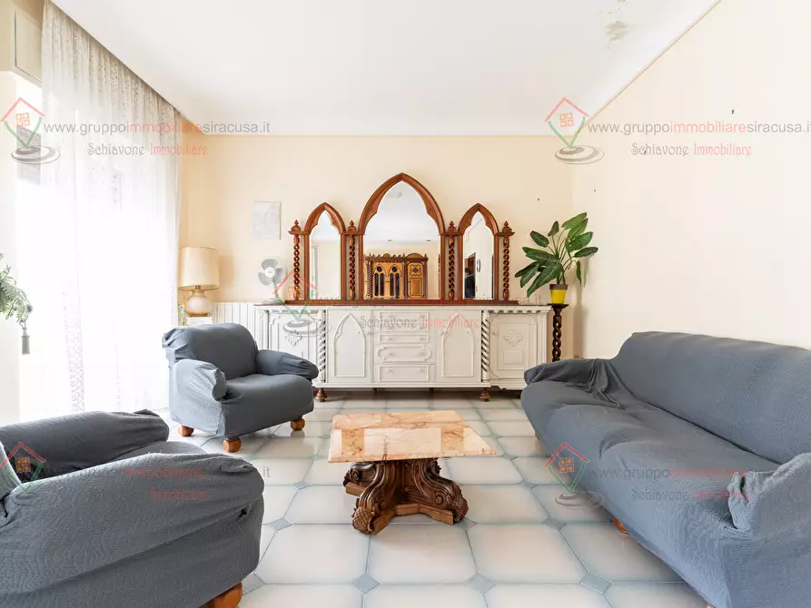 Immagine 15 di Pentalocale in affitto  a Siracusa