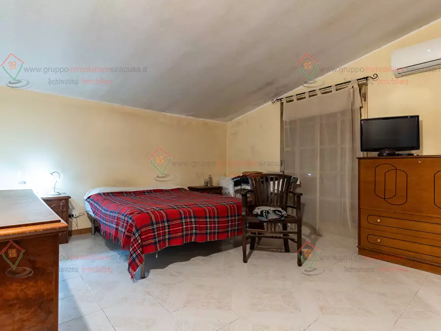 Immagine 58 di Villa in vendita  a Siracusa