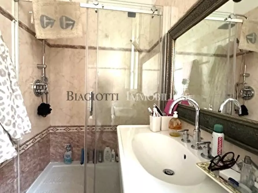 Immagine 34 di Casa semindipendente in vendita  a Livorno