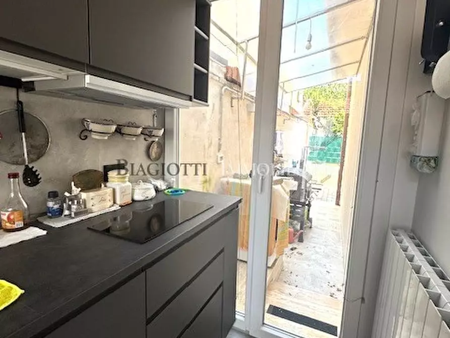 Immagine 10 di Casa indipendente in vendita  a Livorno