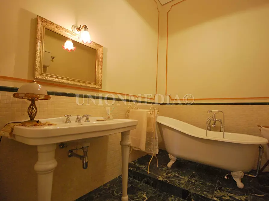 Immagine 32 di Appartamento in vendita  in via porta parma 12 a Sarzana