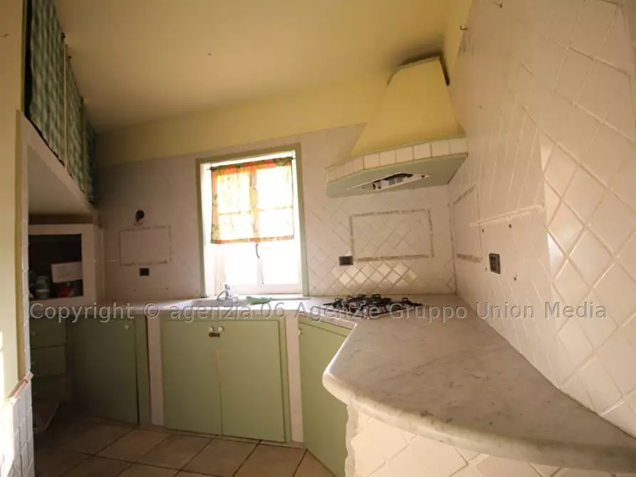 Immagine 25 di Appartamento in vendita  a Ortonovo