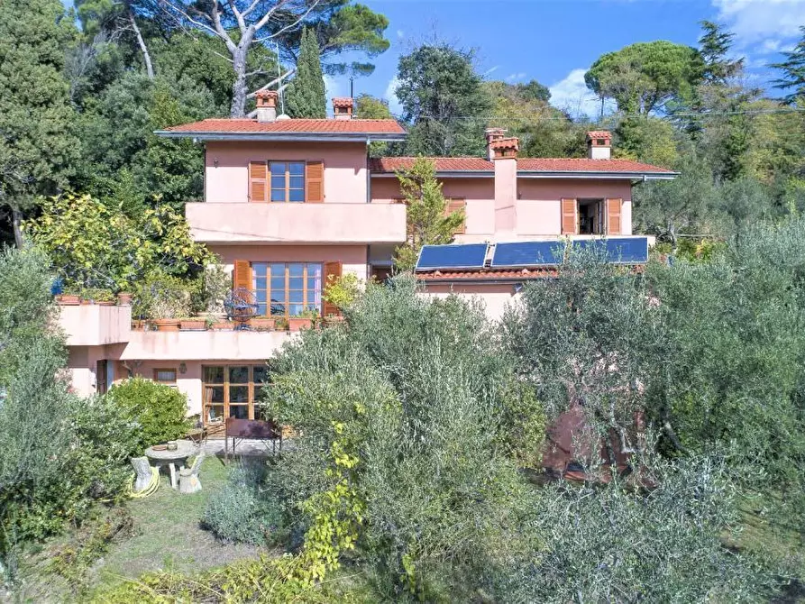 Immagine 38 di Villa in vendita  in via della maestà a Fosdinovo