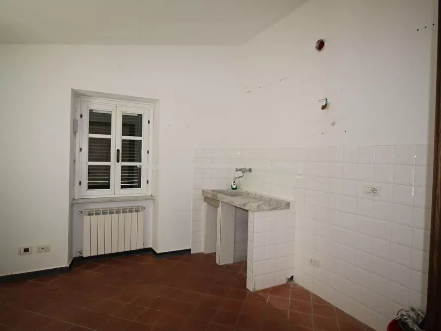 Immagine 4 di Casa semindipendente in vendita  a Sarzana