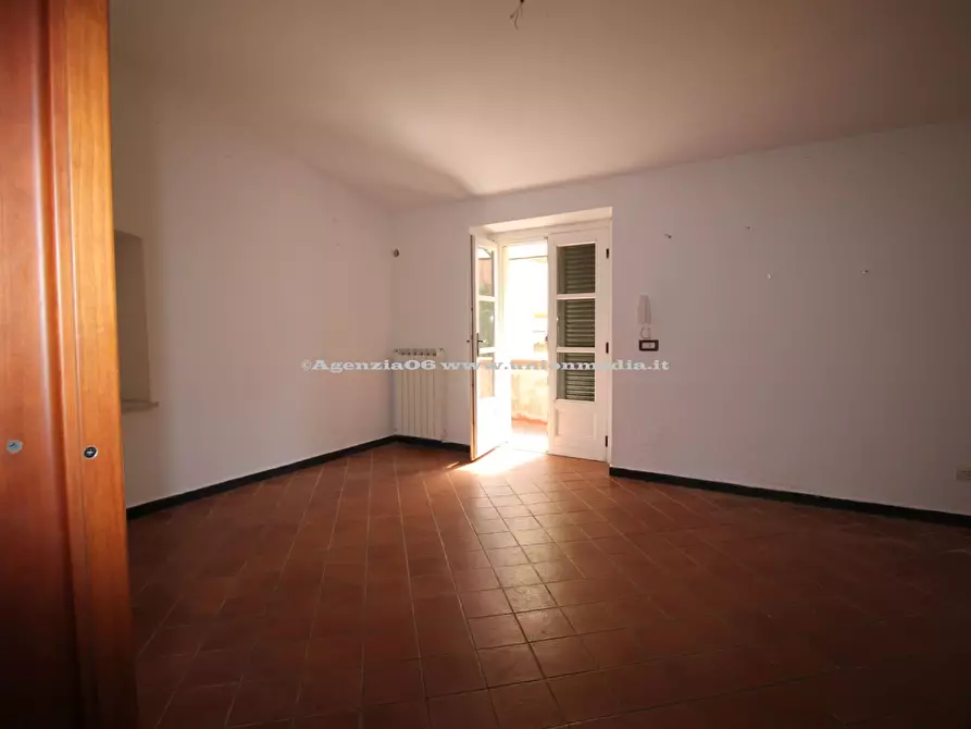 Immagine 18 di Casa semindipendente in vendita  a Sarzana
