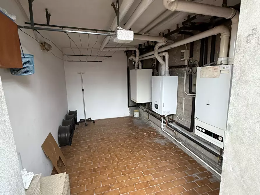 Immagine 67 di Pentalocale in vendita  in Via Busca 115 a Santarcangelo Di Romagna