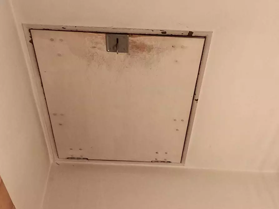 Immagine 8 di Porzione di casa in vendita  in Viale Veneto 113 a Riccione