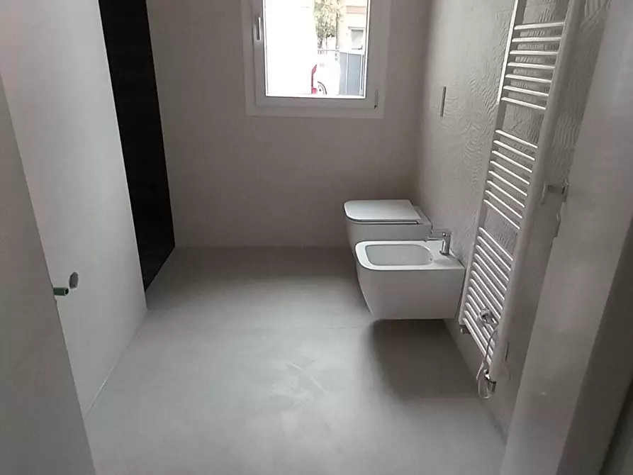 Immagine 14 di Quadrilocale in vendita  in Via della Fiera 85 a Rimini